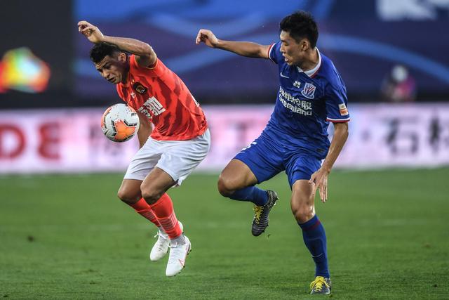 王哲林25分上海胜天津 胡金秋22+10广厦胜深圳