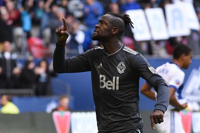 王睿泽22分青岛胜山东 崔晓龙19分江苏负宁波