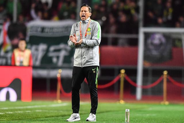 KD复出30+8太阳止3连败 文班绝杀马刺胜开拓者